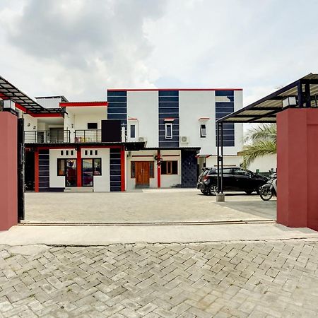 OYO 3702 Homestay Bougenville Lamongan Luaran gambar