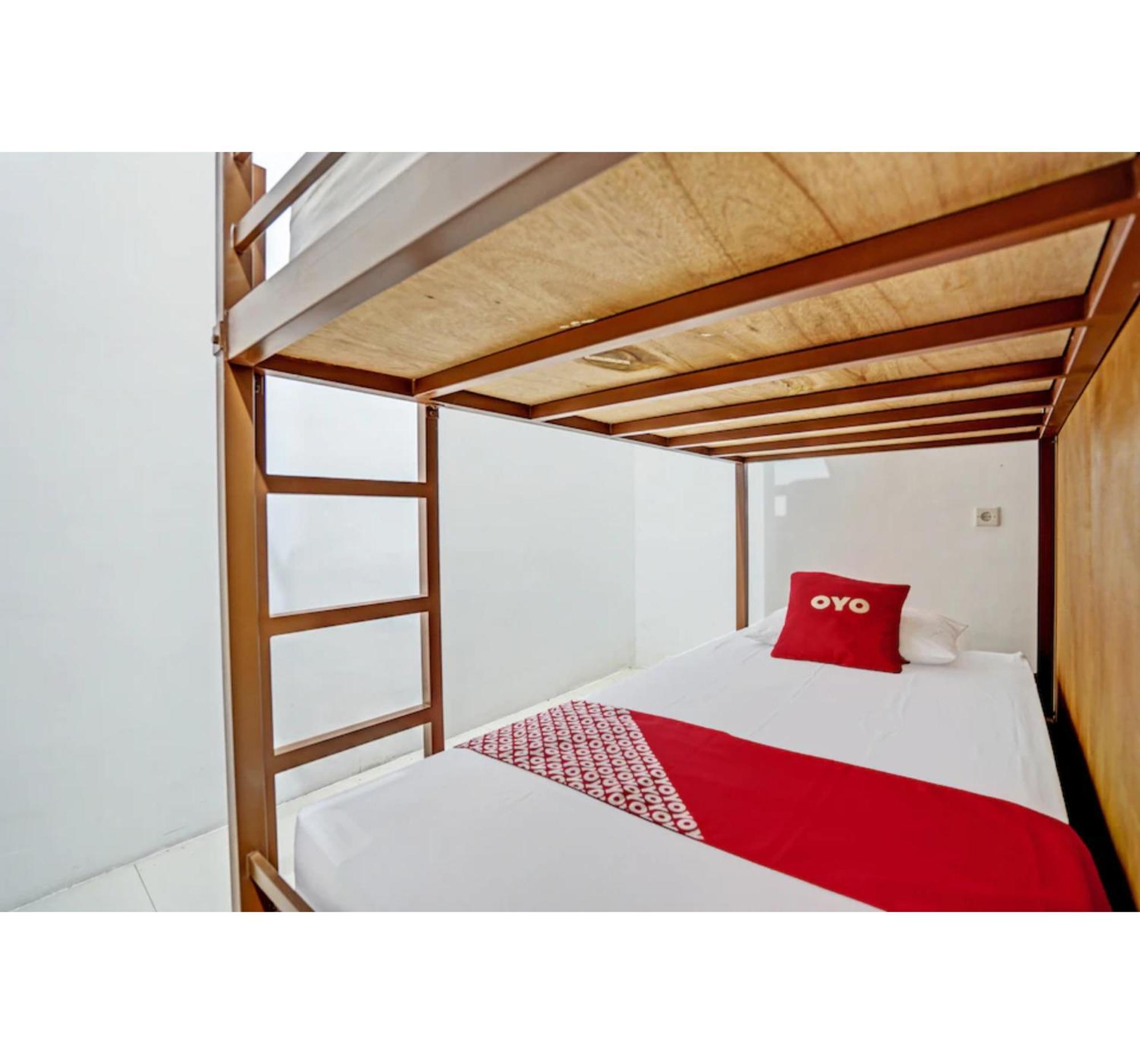 OYO 3702 Homestay Bougenville Lamongan Luaran gambar