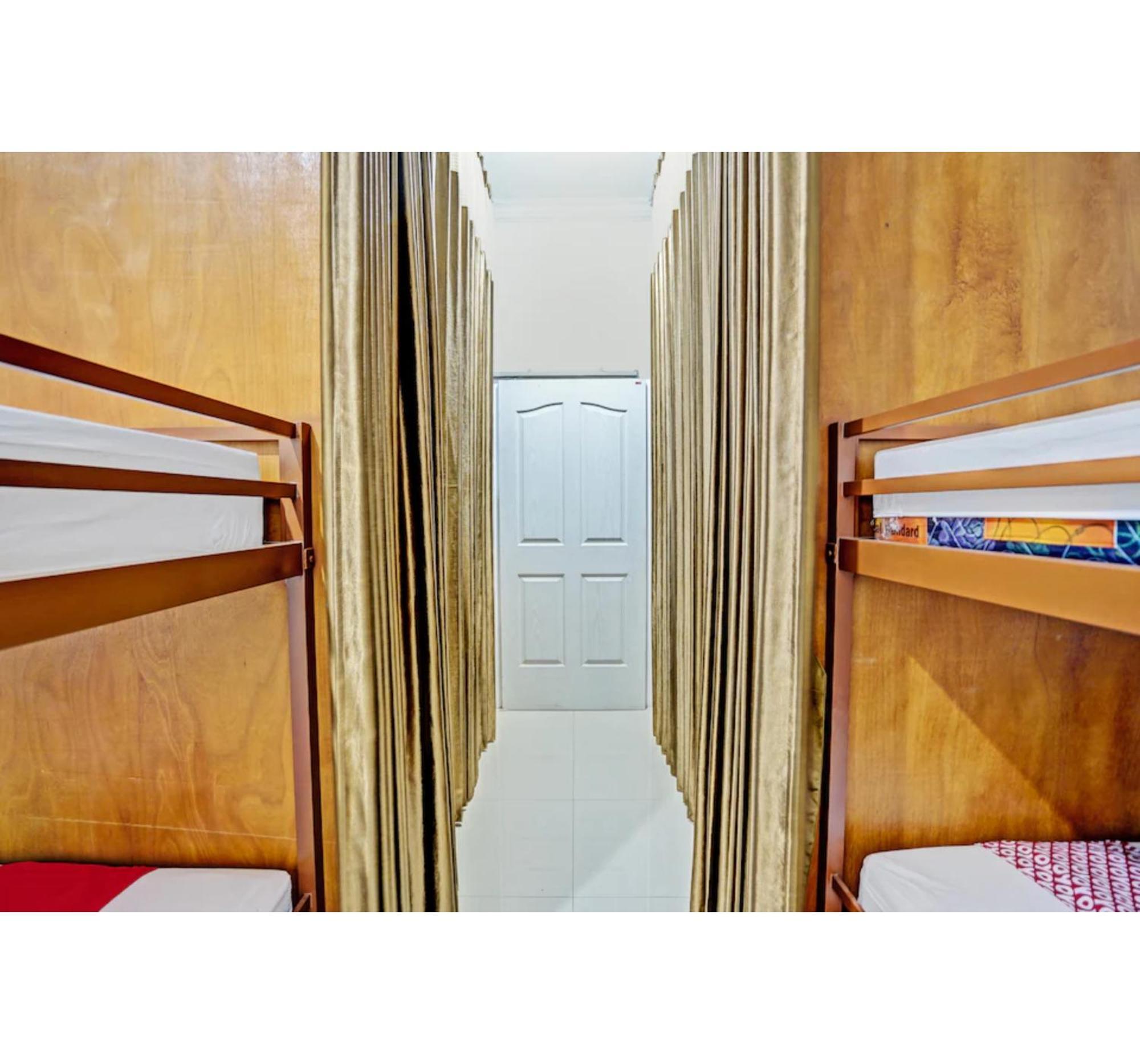 OYO 3702 Homestay Bougenville Lamongan Luaran gambar