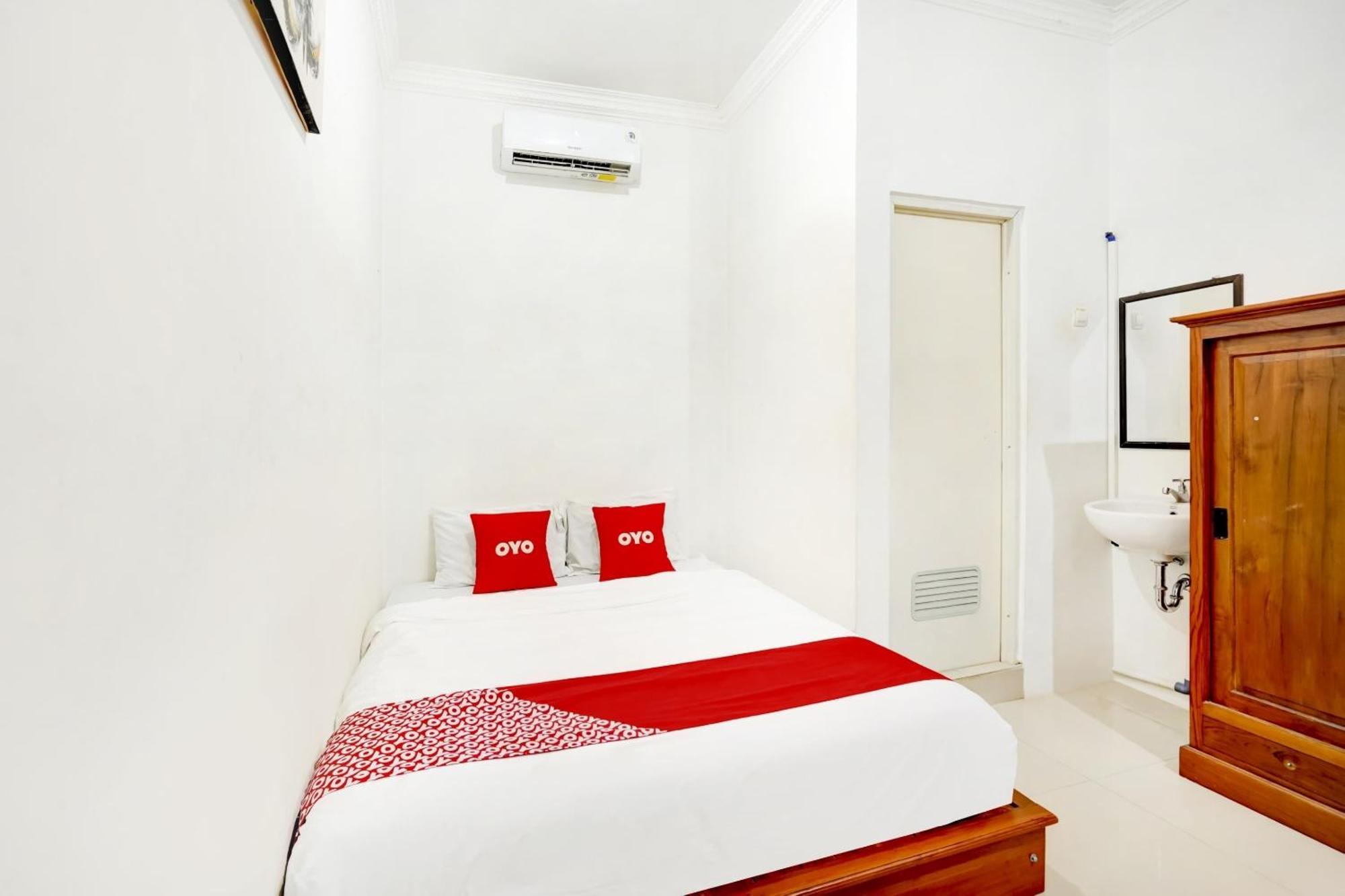 OYO 3702 Homestay Bougenville Lamongan Luaran gambar