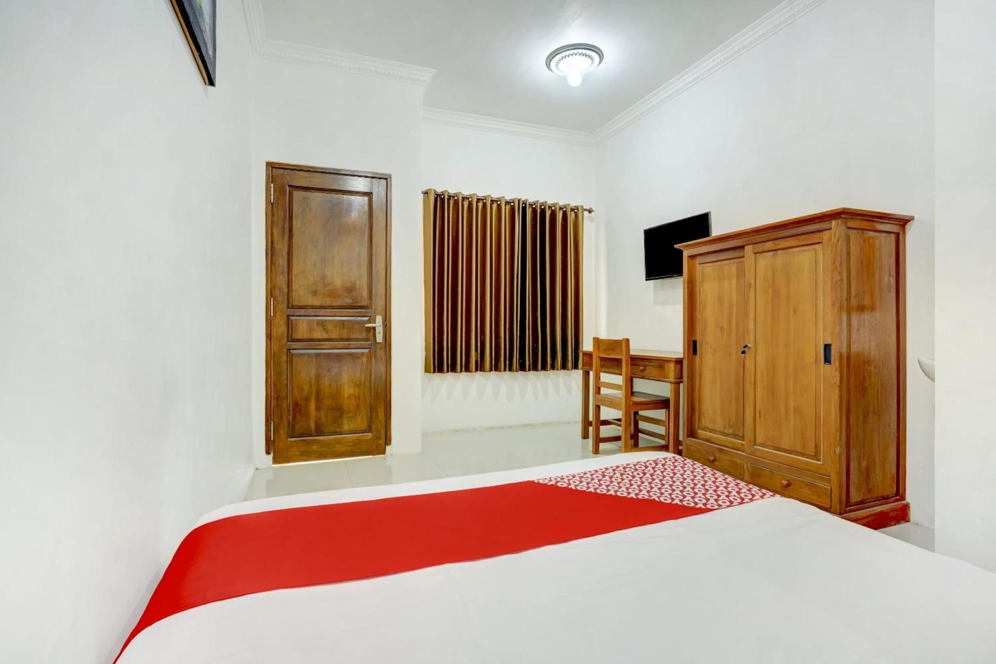 OYO 3702 Homestay Bougenville Lamongan Luaran gambar