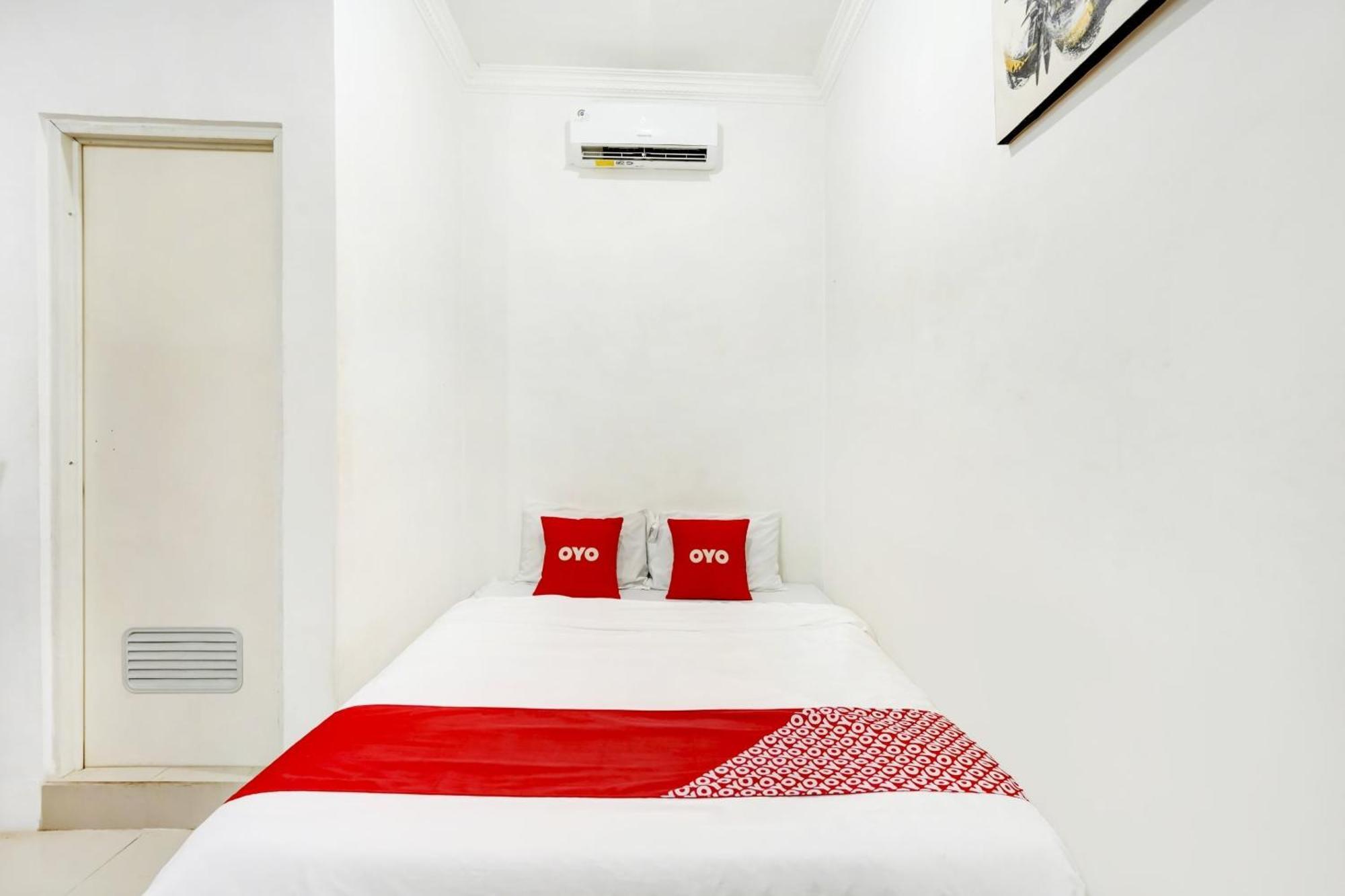 OYO 3702 Homestay Bougenville Lamongan Luaran gambar
