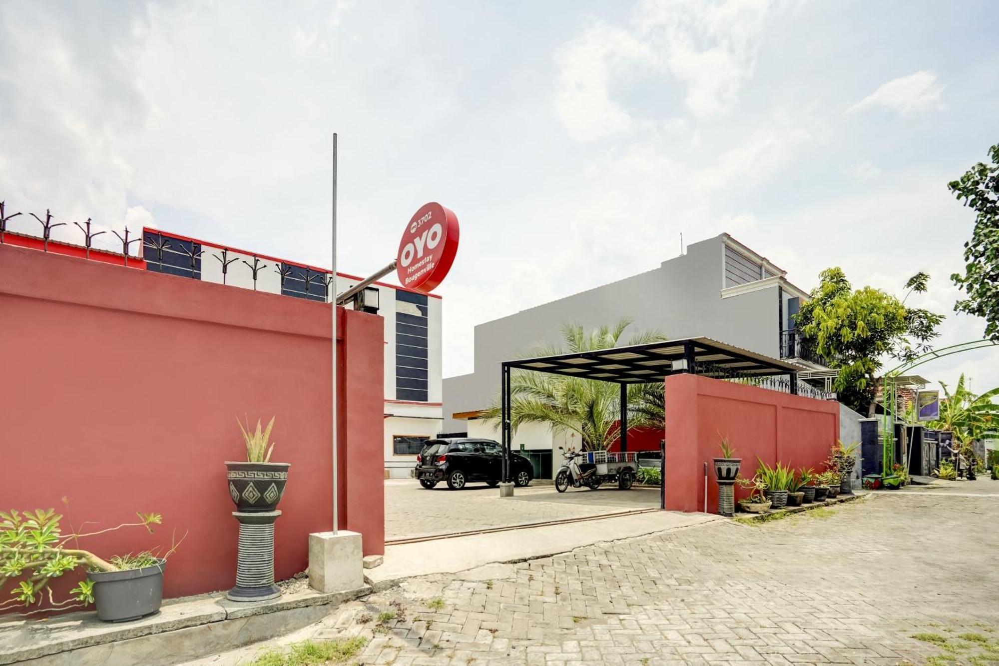 OYO 3702 Homestay Bougenville Lamongan Luaran gambar